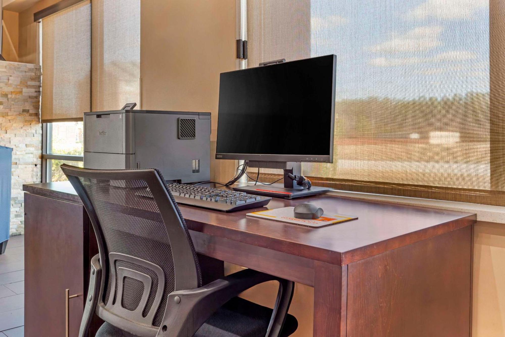 Comfort Suites Wilson - I - 95 Экстерьер фото