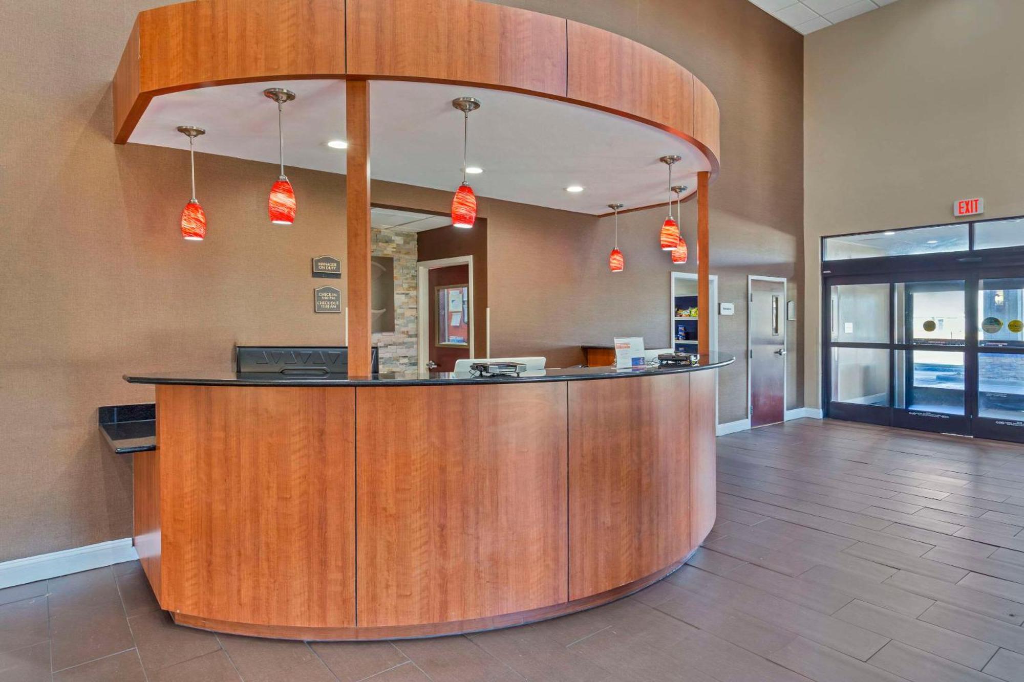 Comfort Suites Wilson - I - 95 Экстерьер фото